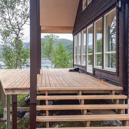 Five-bedroom In Holiday home *